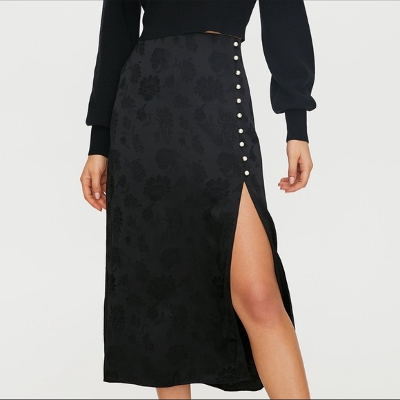 Aritzia skirt - Picture 2 of 15